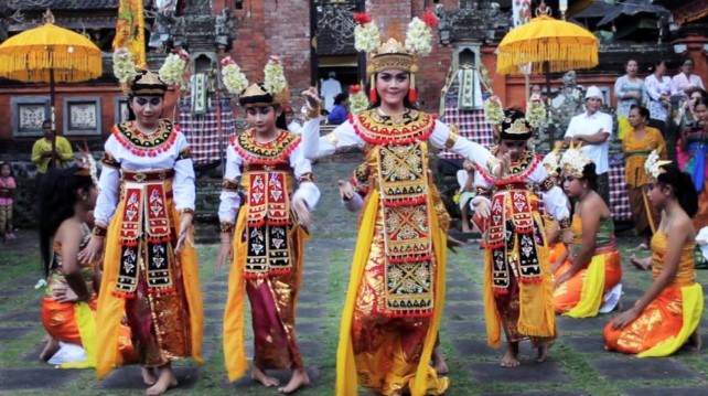 Paket Wisata Budaya